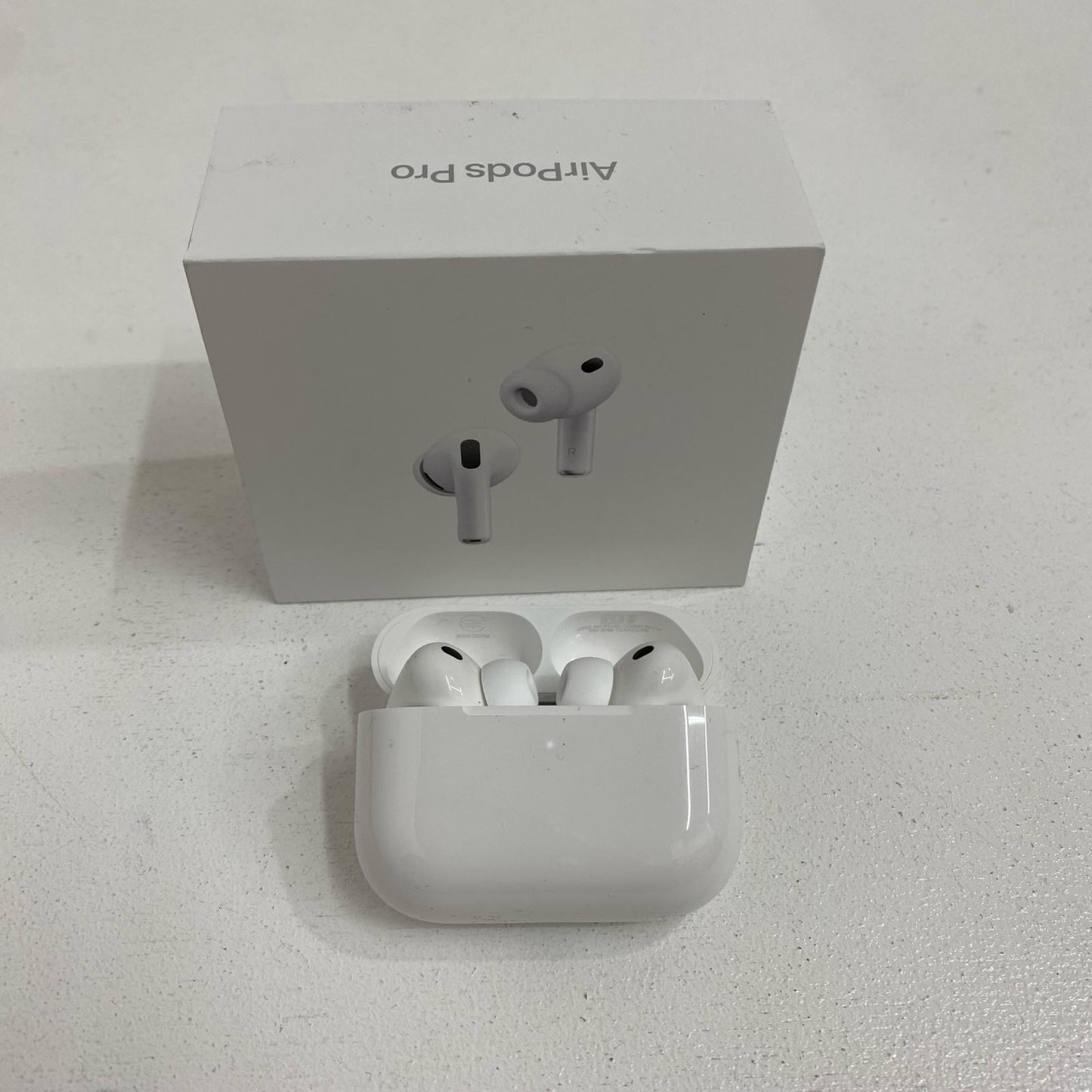 MFHP4J/A Apple AirPods Pro 第3世代 MFHP4J/A【加古川店】