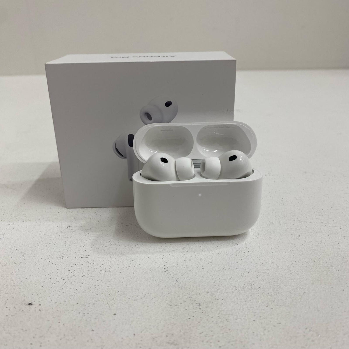 MFHP4J/A Apple AirPods Pro 第3世代 MFHP4J/A【加古川店】