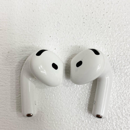 Apple AirPods4 ワイヤレスイヤホン ANC搭載モデル F36XX9MX5M Bluetooth 防水・防塵 ノイズキャンセリング 外音取り込み 箱・マニュアル付属【加古川店】