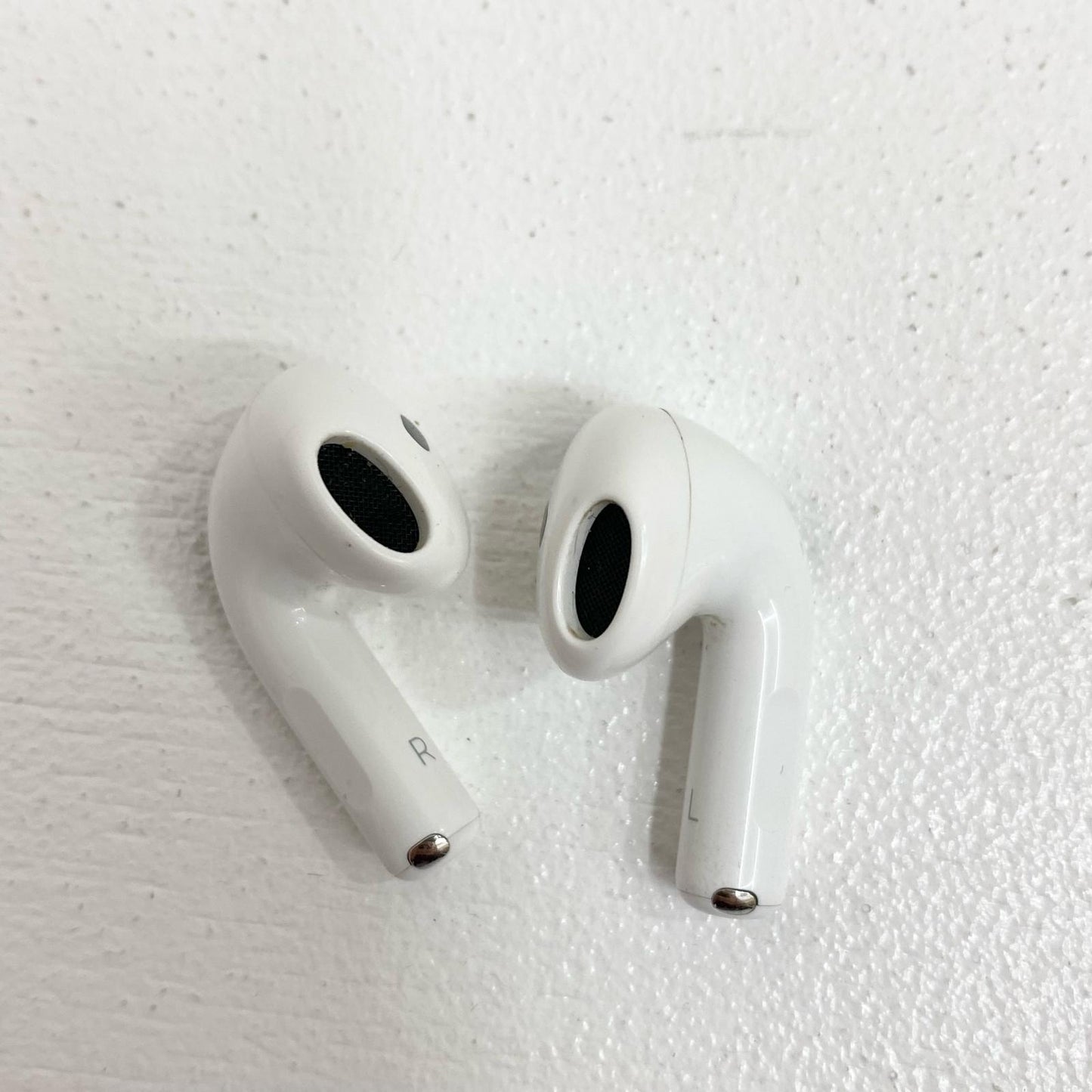 Apple AirPods4 ワイヤレスイヤホン ANC搭載モデル F36XX9MX5M Bluetooth 防水・防塵 ノイズキャンセリング 外音取り込み 箱・マニュアル付属【加古川店】
