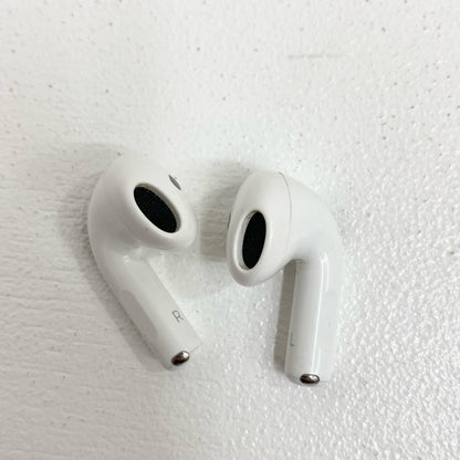 Apple AirPods4 ワイヤレスイヤホン ANC搭載モデル F36XX9MX5M Bluetooth 防水・防塵 ノイズキャンセリング 外音取り込み 箱・マニュアル付属【加古川店】
