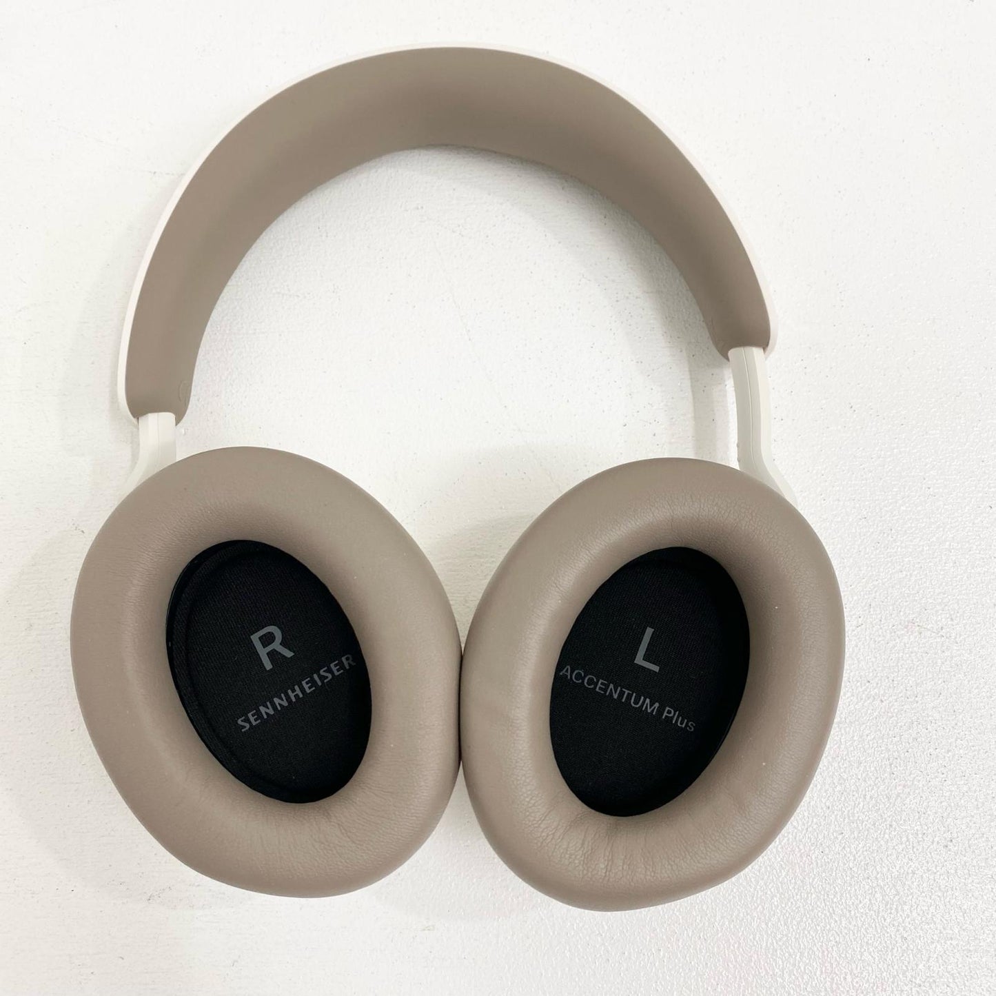 SENNHEISER ACCENTUM Plus Wireless ゼンハイザー アクセンタム・プラス・ワイヤレス ACPAEBT ヘッドホン ノイズキャンセリング 外音取り込み 箱・ケーブル類・ガイド・ポーチ付属【加古川店】