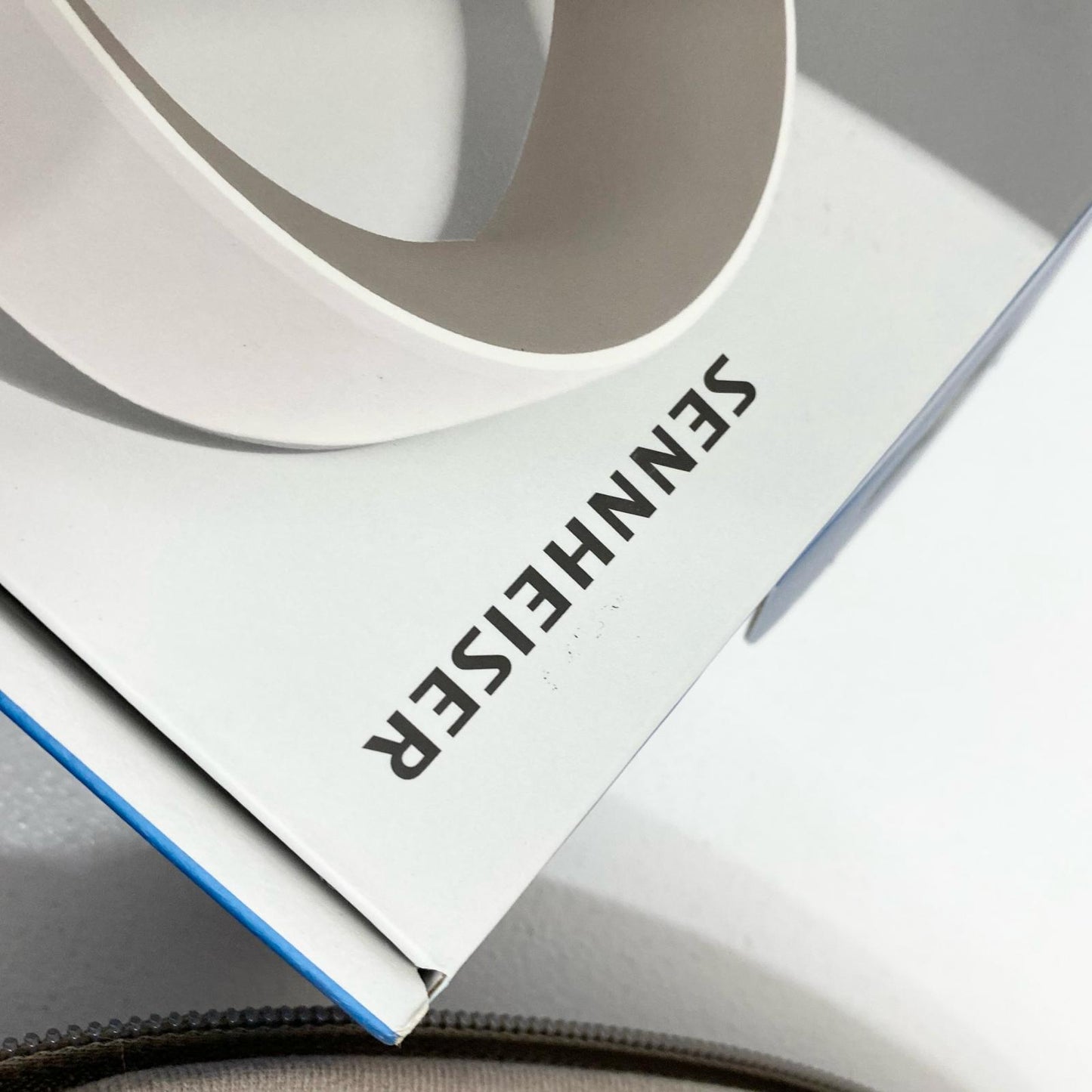 SENNHEISER ACCENTUM Plus Wireless ゼンハイザー アクセンタム・プラス・ワイヤレス ACPAEBT ヘッドホン ノイズキャンセリング 外音取り込み 箱・ケーブル類・ガイド・ポーチ付属【加古川店】