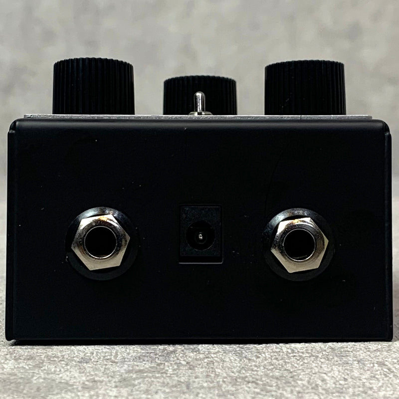 Maestro | マエストロ Fuzz Tone FZ-M 楽器 その他エフェクター 【送料無料】Maestroがついに復活、レトロな筐体から繰り出される荒々しくブーミーなファズ【箱・説明書付き】【加古川店】