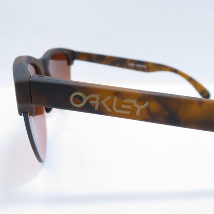 OAKLEY | オークリー Frogskins サングラス OO9374-5063 サイズ：63□10 138 ブラウン【瀬戸大橋店】