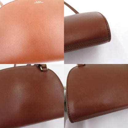 A.P.C | アーペーセー CLUTCH DEMI-LUNE ショルダーバッグ ブラウン【瀬戸大橋店】