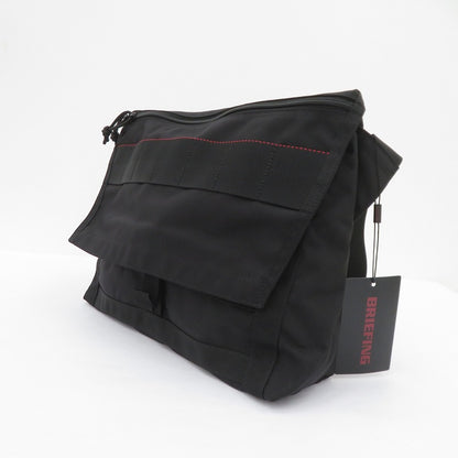 BRIEFING | ブリーフィング × BEAMS PLUS FLEET MESSENGER 13 ショルダーバッグ 38-61-0010-106-19-88 ブラック【瀬戸大橋店】