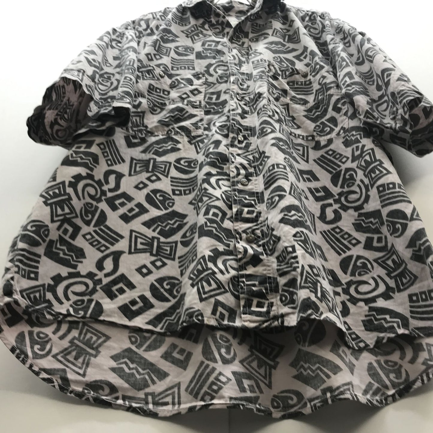 【中古】 半袖シャツ 80～90年代 ピンクとブラック ポップエスニック全柄 総柄半袖 シャツ アロハシャツ ロカビリー風？ XL ピンク【加古川物流】