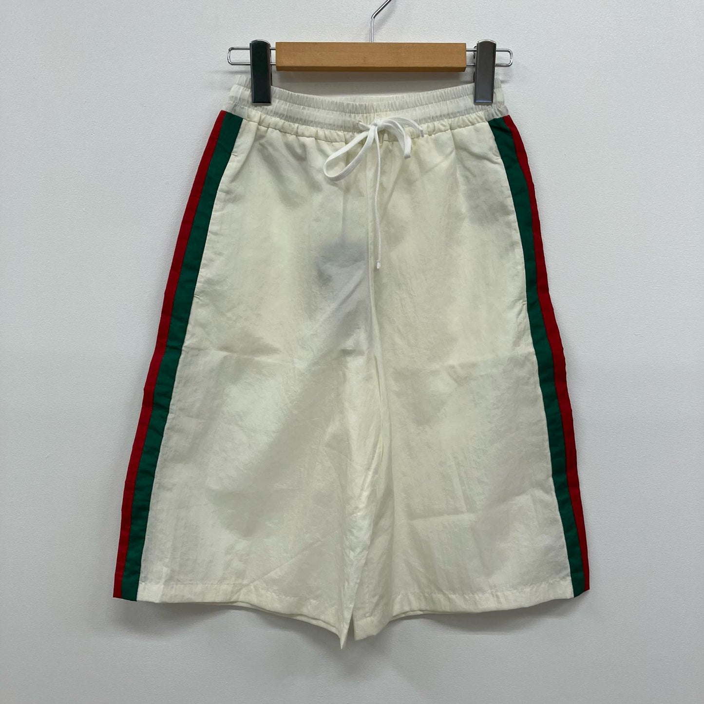 GUCCI | グッチ Technical nylon shorts ショートパンツ 678653 ホワイト サイズ：XXS【イオン広店】