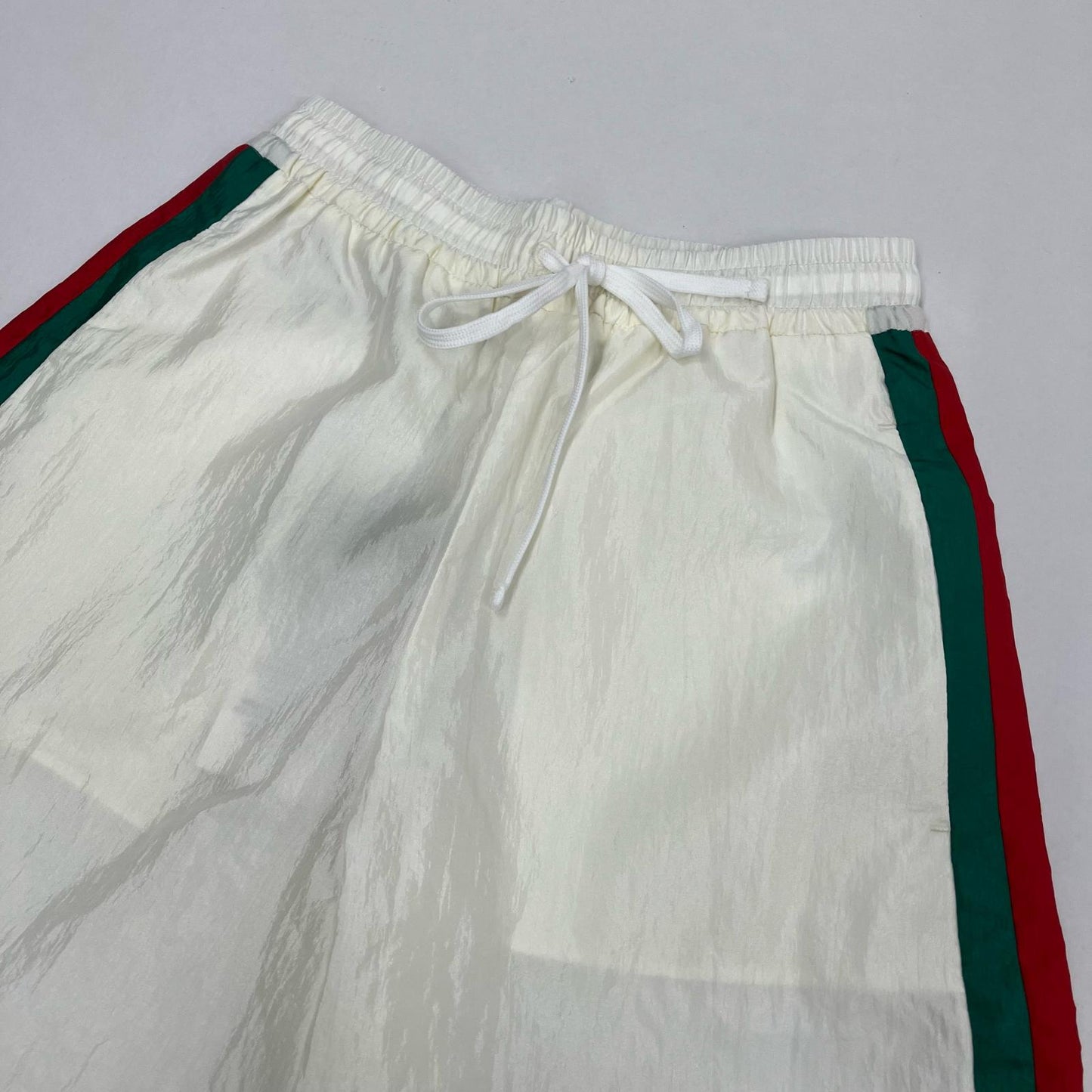 GUCCI | グッチ Technical nylon shorts ショートパンツ 678653 ホワイト サイズ：XXS【イオン広店】