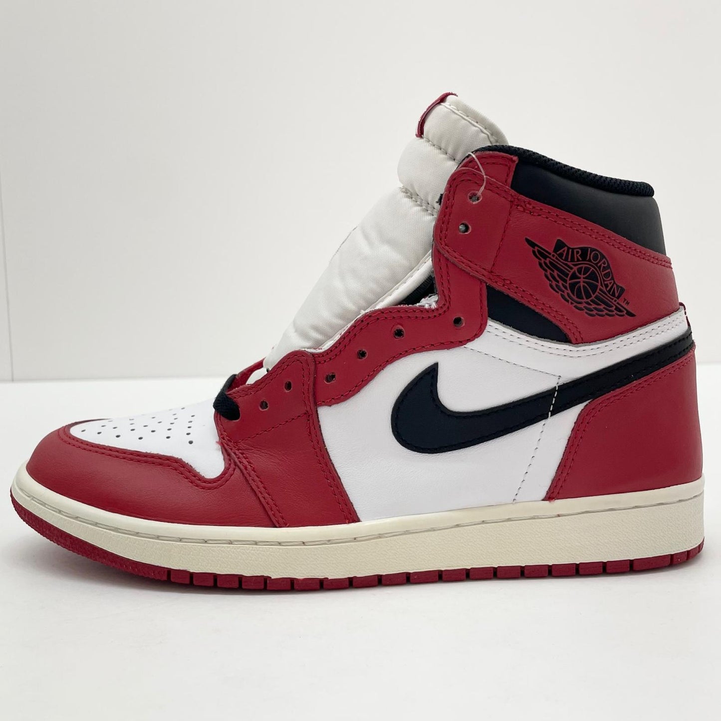 【中古】NIKE | ナイキ Air Jordan 1 Retro High "Chicago" (2015)/エアジョーダン1 レトロ ハイ "シカゴ" (2015) スニーカー 靴　555088-101 レッド×ホワイト×ブラック 27.5cm【尾張小牧店】