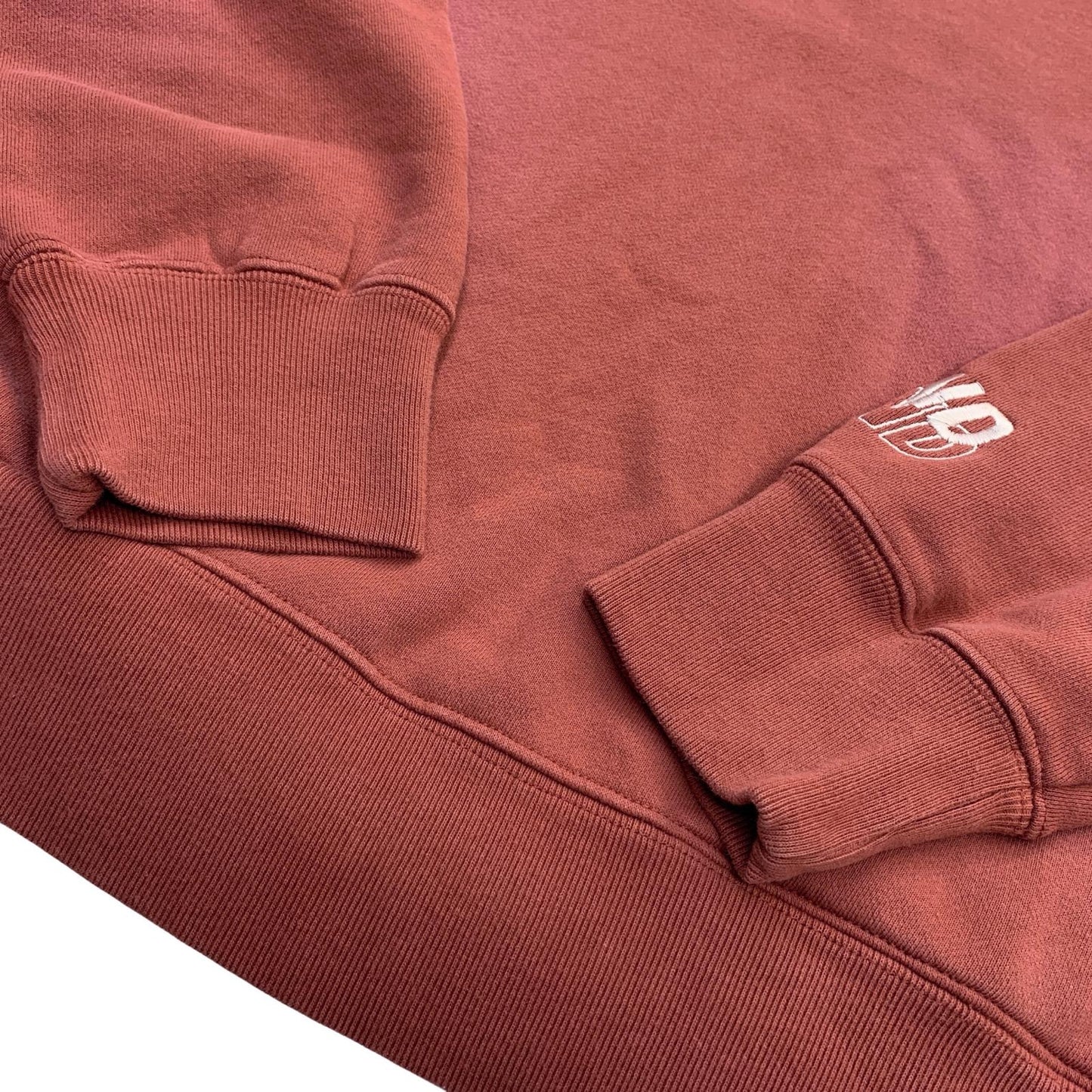 WIND AND SEA | ウィンダンシーウインダンシー SULFUR DYEING LOGO HALF ZIP スウェット WDS-O-ESD-27-Q1-CS-04 ボルドー/バーガンディー サイズ：M【尾張小牧店】