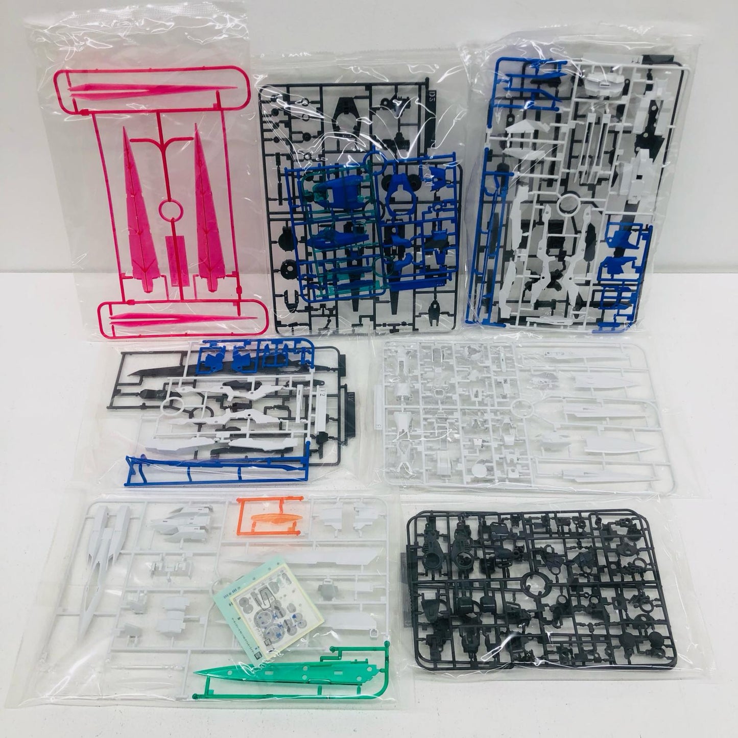 1/100 MG GN-0000+GNR-010/XN 00 XN Raiser "Mobile Suit Gundam 00V" Premium Bandai Limited [0218506]