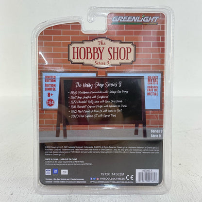 1/64 1953 Studebaker Commander with Vintage Gas Pump "The Hobby Shop Series 9" [97090]