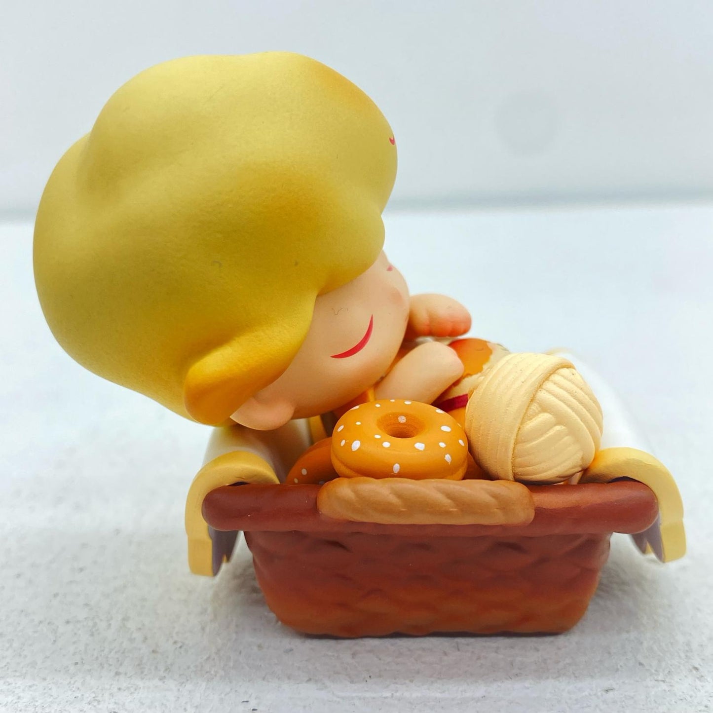 Mattress Tester: "POPMART DIMOO Pet Vacation Series" [Figure]