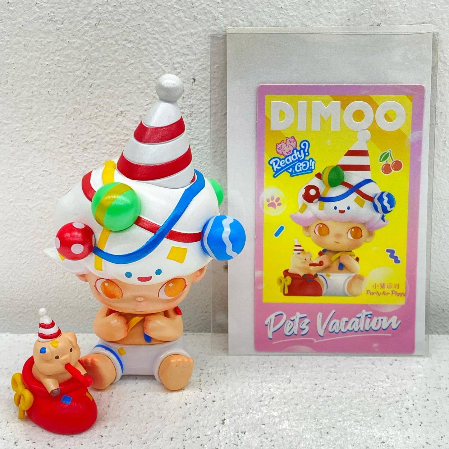 Party for Piggy: POP MART DIMOO Pet Vacation Series [Figure]