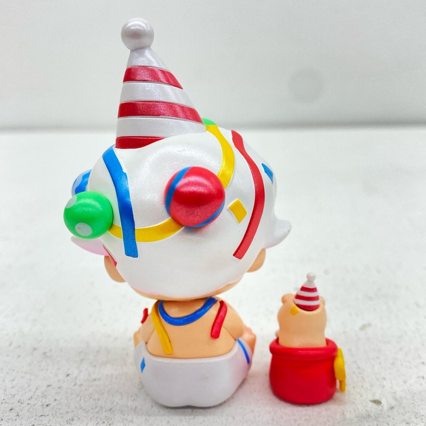 Party for Piggy: POP MART DIMOO Pet Vacation Series [Figure]
