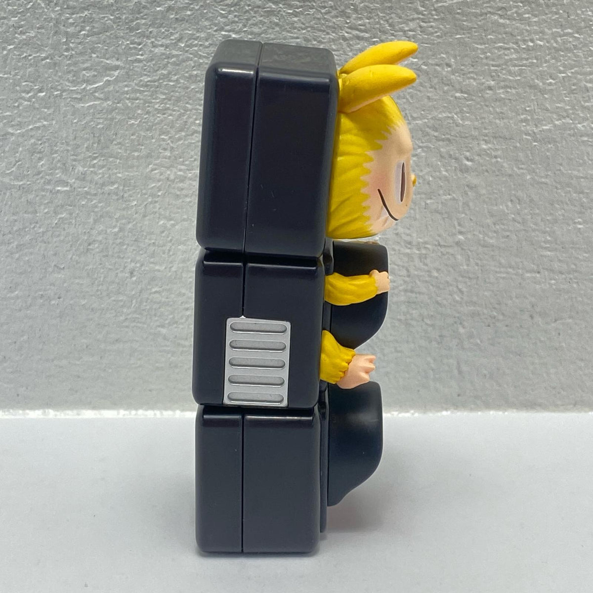 フィギュア Traffic Light 「POPMART THE MONSTERS Almost Hidden シリーズ」 Traffic Light Almost Hidden【フィギュア】【尾張小牧店】