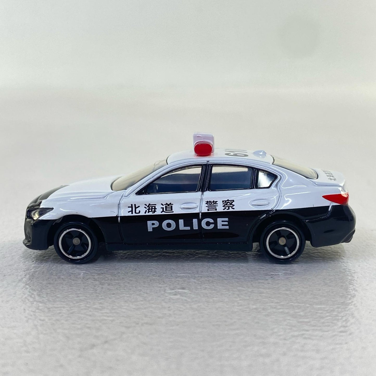 Nissan Skyline Patrol Car "Tomica No. 33" [Figure]