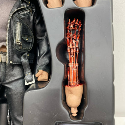 フィギュア T-800「ターミネーター2」ムービー・マスターピース1/6アクションフィギュア T-800 ムービー・マスターピース【フィギュア】【加古川物流】