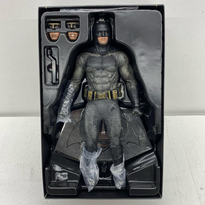 フィギュア バットマン「バットマンVSスーパーマンジャスティスの誕生」ムービー・マスターピース1/6アクションフィギュア バットマン ムービー・マスターピース【フィギュア】【加古川物流】