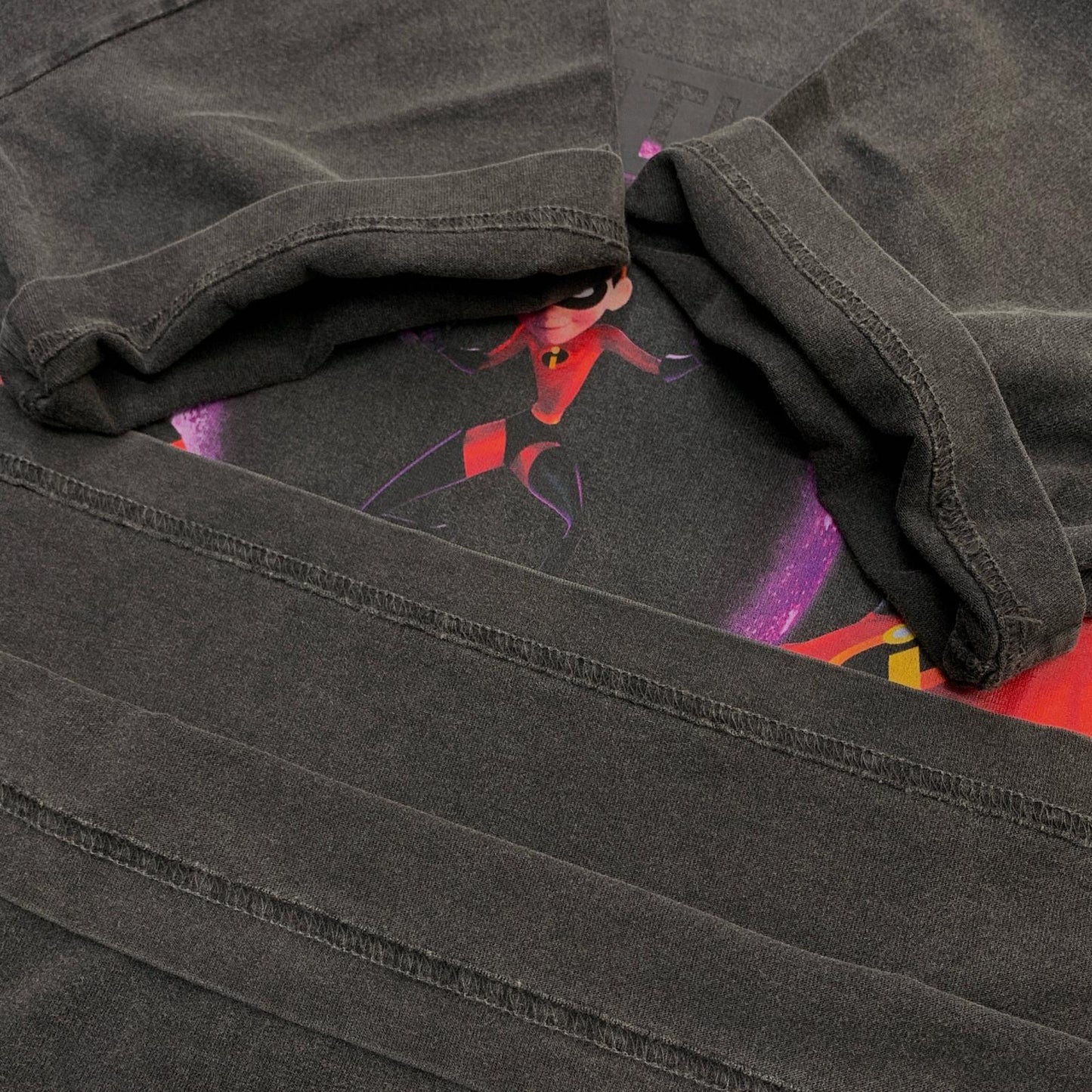 KITH | KITH KITH x PIXAR INCREDIBLES JUST US Short Sleeve T-shirt Black Size: M