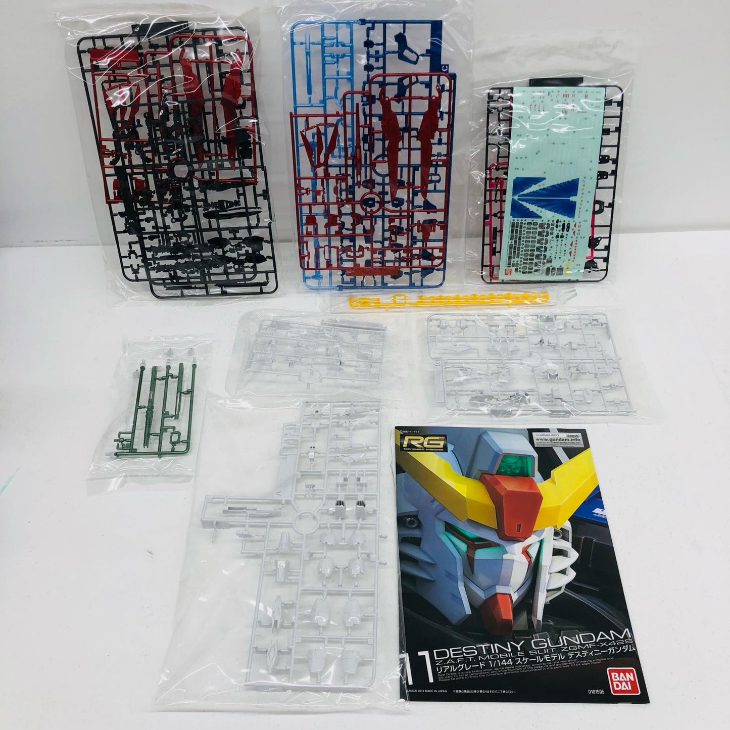 1/144RGZGMF-X42Sデスティニーガンダム(チタニウムフィニッシュ)「機動戦士ガンダムSEEDDESTINY」プレミアムバンダイ限定[5060237]