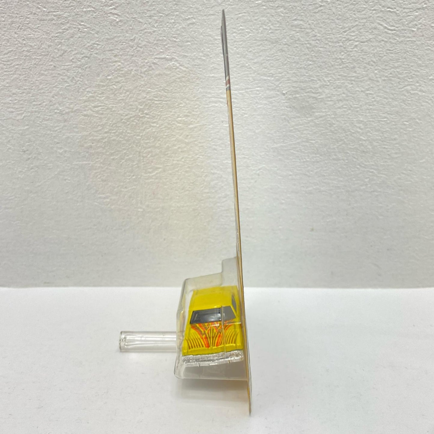 Hot Wheels Lowriders Impala '65 Yellow