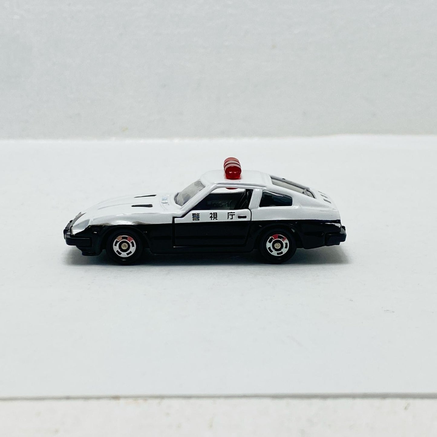1/61 Nissan Fairlady 280Z Patrol Car (White x Black) "Tomica" APITA/UNY Exclusive