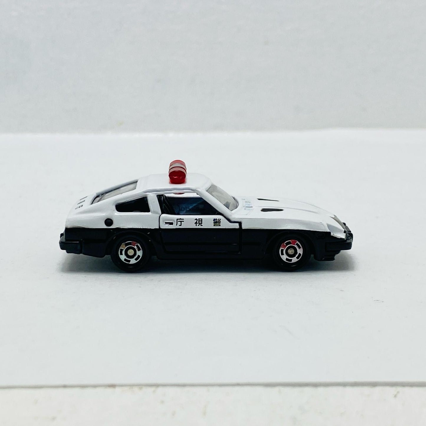 1/61 Nissan Fairlady 280Z Patrol Car (White x Black) "Tomica" APITA/UNY Exclusive