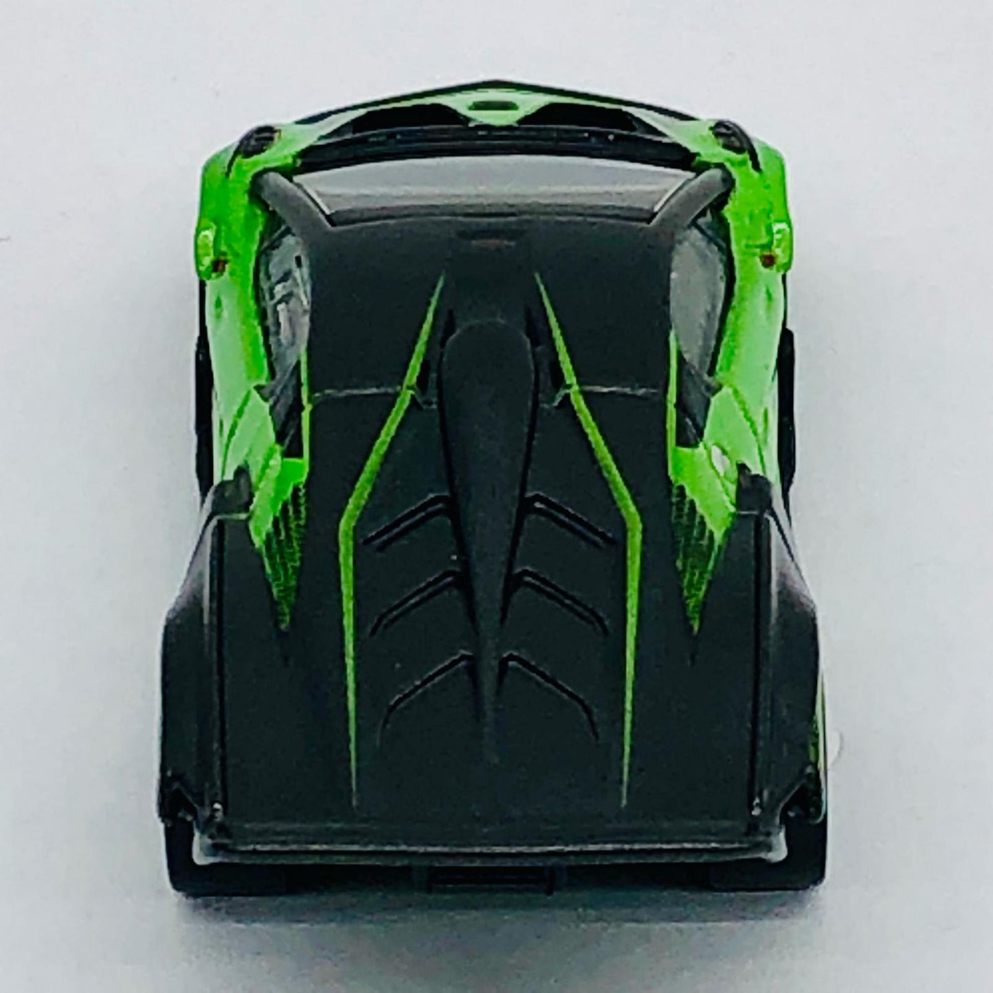 1/70 Lamborghini Essenza SCV12 (Black x Green) "Tomica Premium 07"