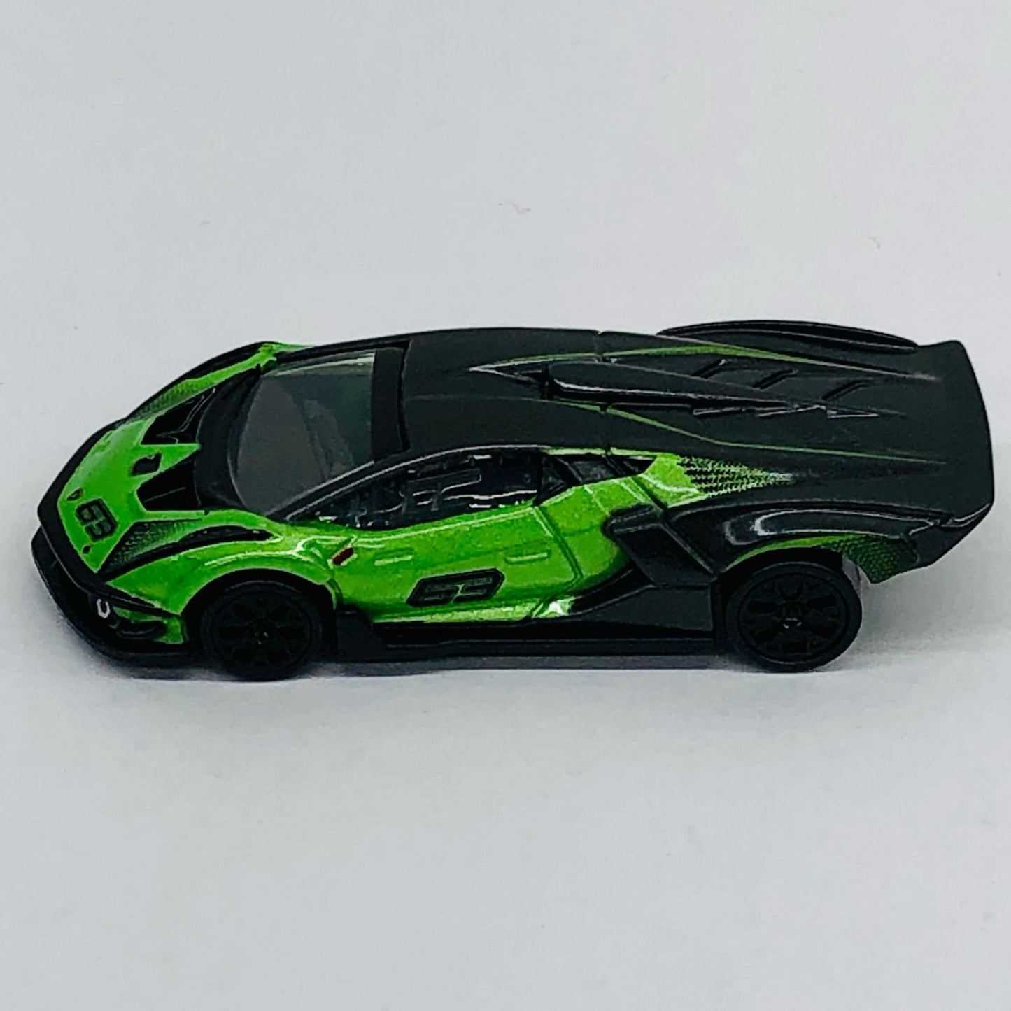 1/70 Lamborghini Essenza SCV12 (Black x Green) "Tomica Premium 07"