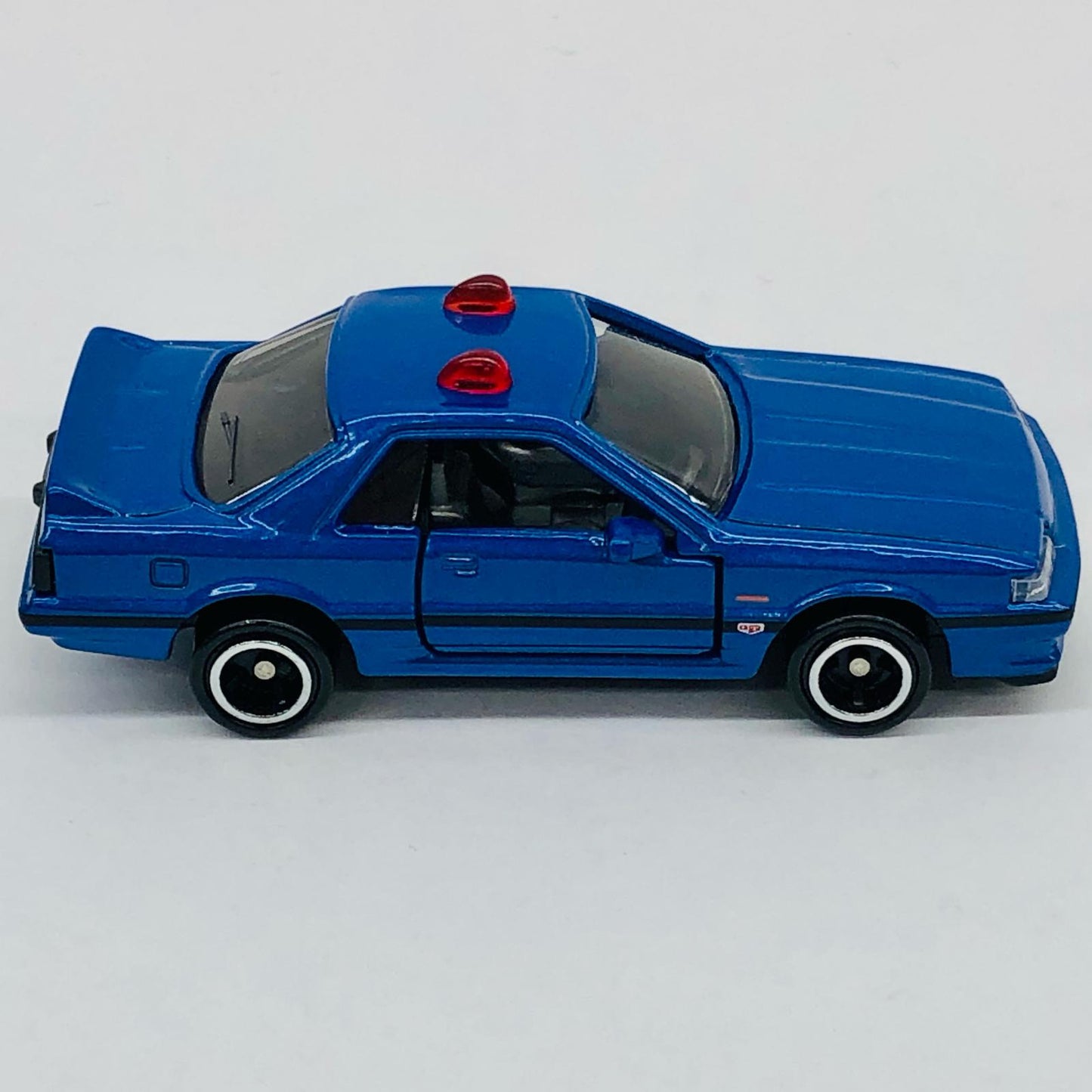 1/65 Nissan Skyline GT-R R-31 Undercover Patrol Car (Blue) "Tomica Kuji V (5) No. 20"