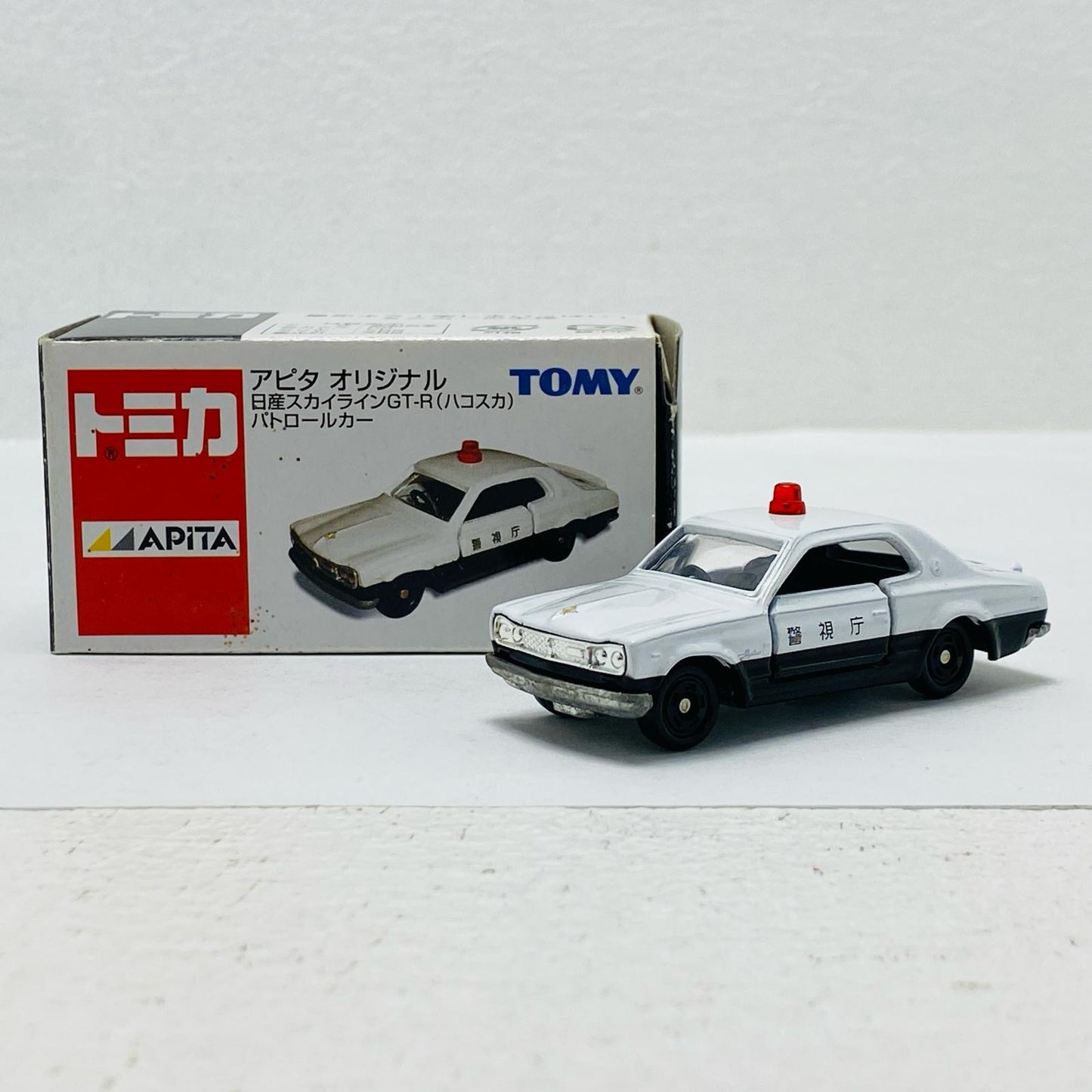 1/62 Nissan Skyline GT-R Hakosuka Patrol Car Metropolitan Police Department (White x Black) "Tomica" Apita Original