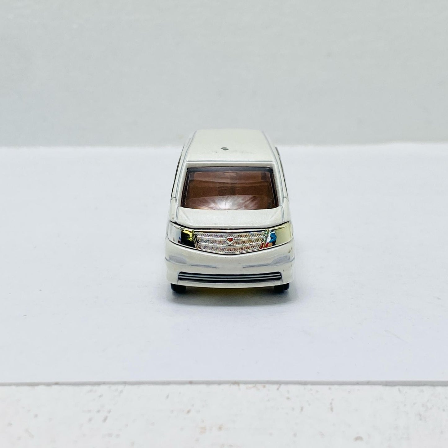 1/65 Toyota Alphard (White / Red Box) "Tomica No. 78"