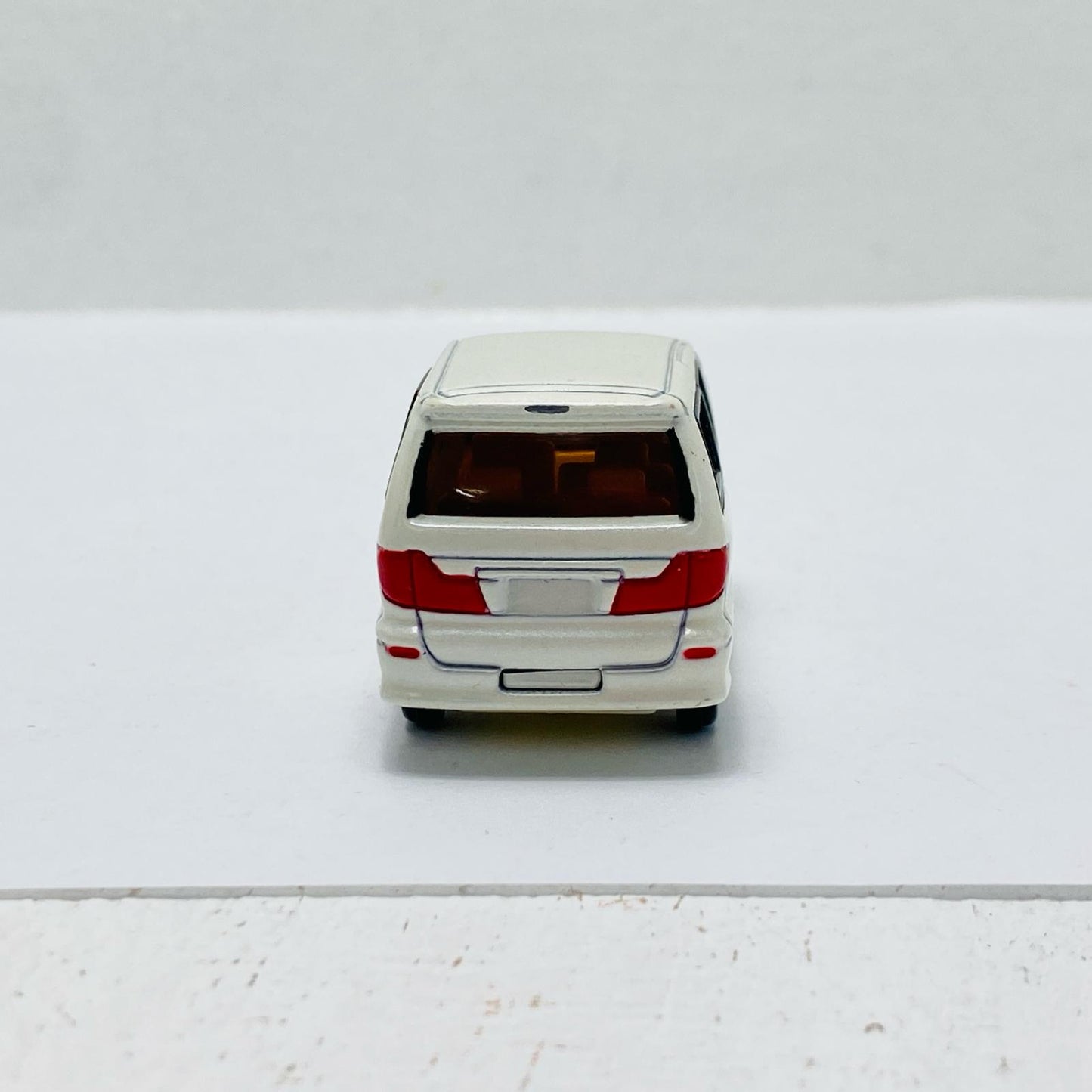 1/65 Toyota Alphard (White / Red Box) "Tomica No. 78"