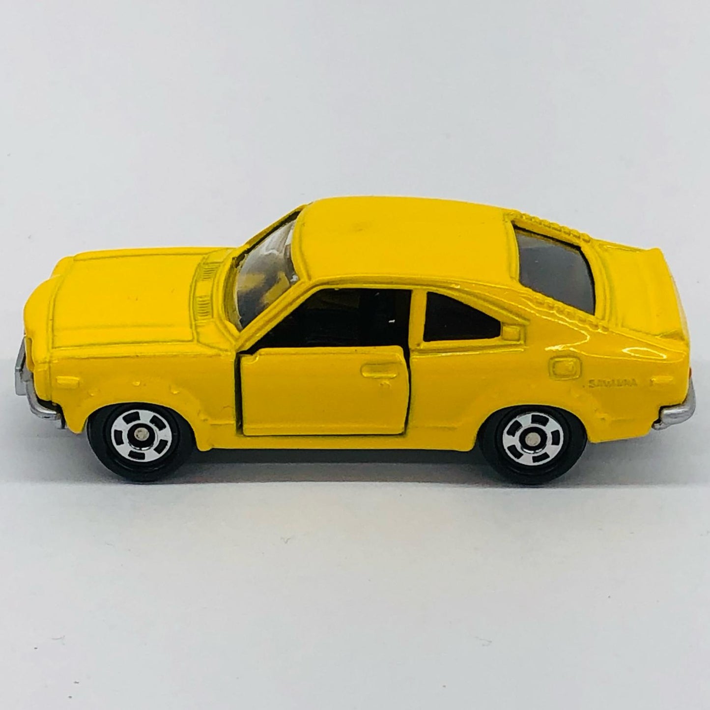 1/59 Mazda Savanna GT (yellow/black box) "Tomica with nostalgic catalog from Tomica 35th Anniversary"