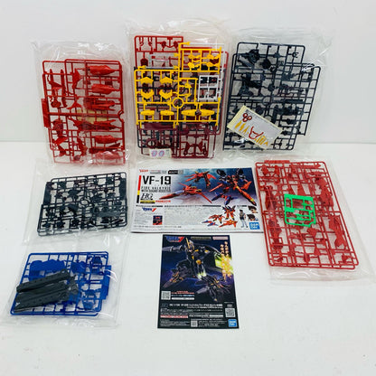 1/100 HG VF-19 Custom Fire Valkyrie Sound Booster Equipped "Macross 7" [5066315]