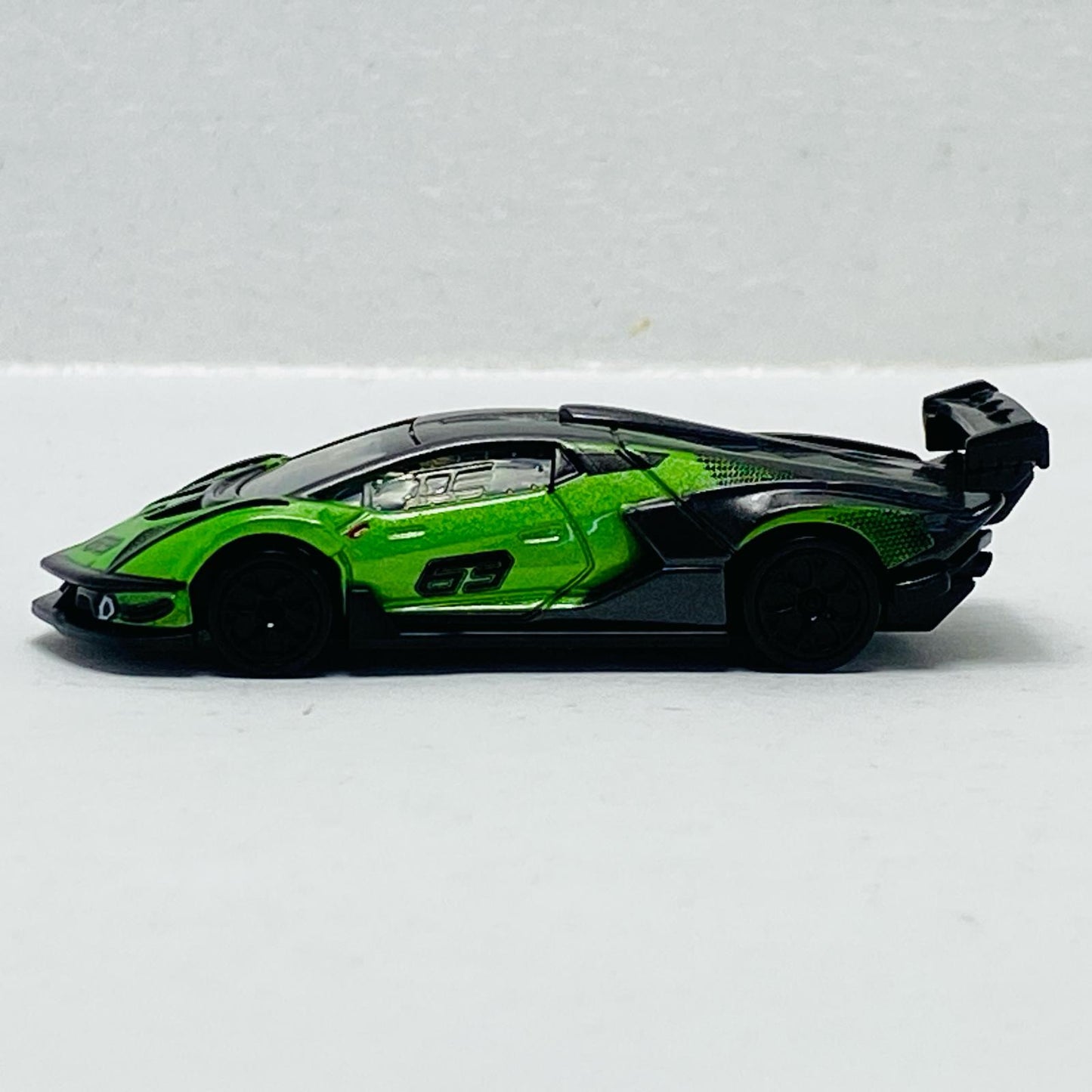 1/70 Lamborghini Essenza SCV12 (Black x Green) "Tomica Premium 07" [Figure]