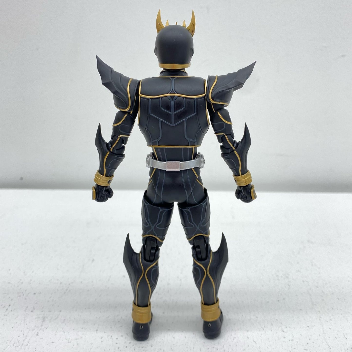S.H.Figuarts仮面ライダークウガアルティメットフォーム(真骨彫製法版)「仮面ライダークウガ」魂ウェブ商店限定【フィギュア】