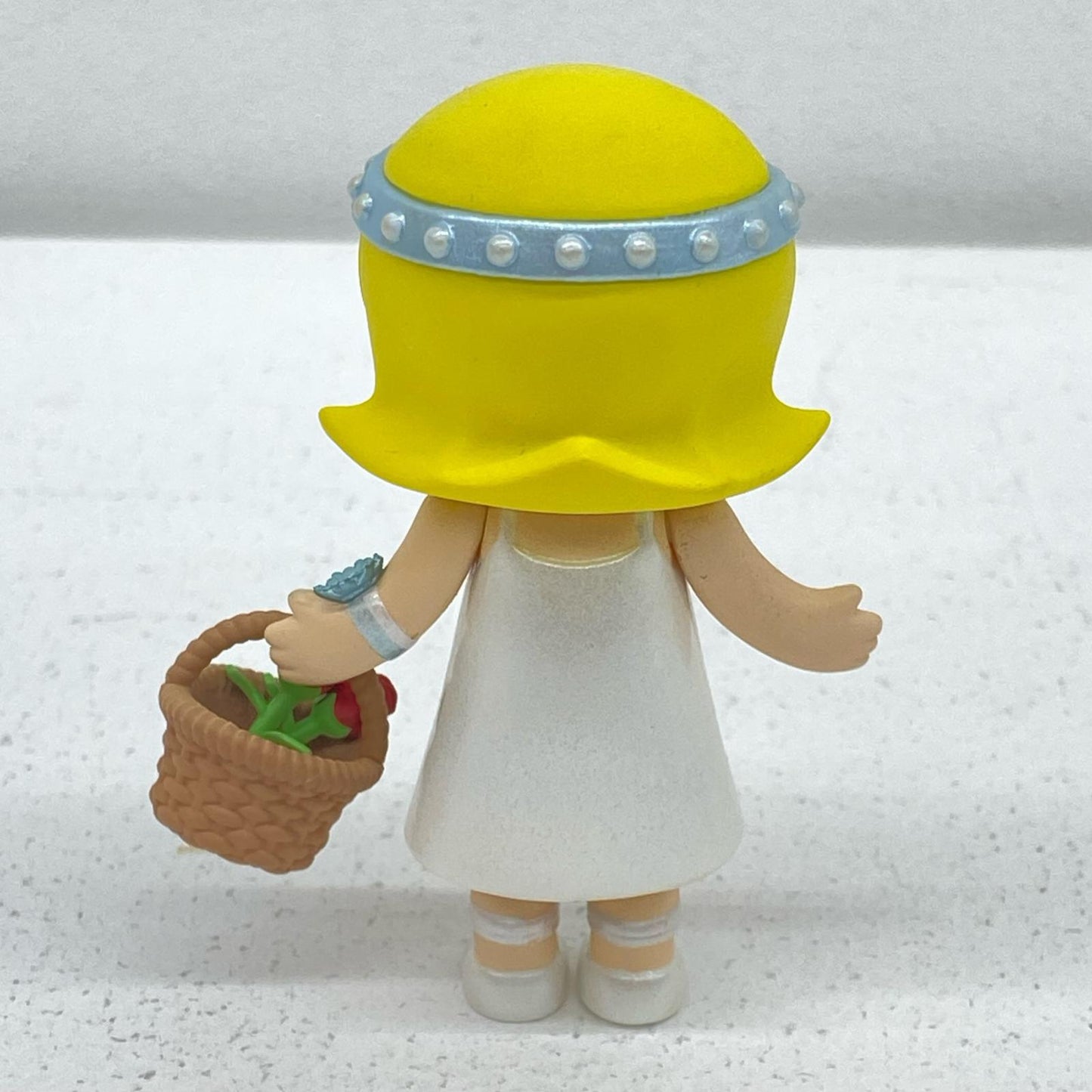 December Princess Molly Wedding Flower Girl [Figure]