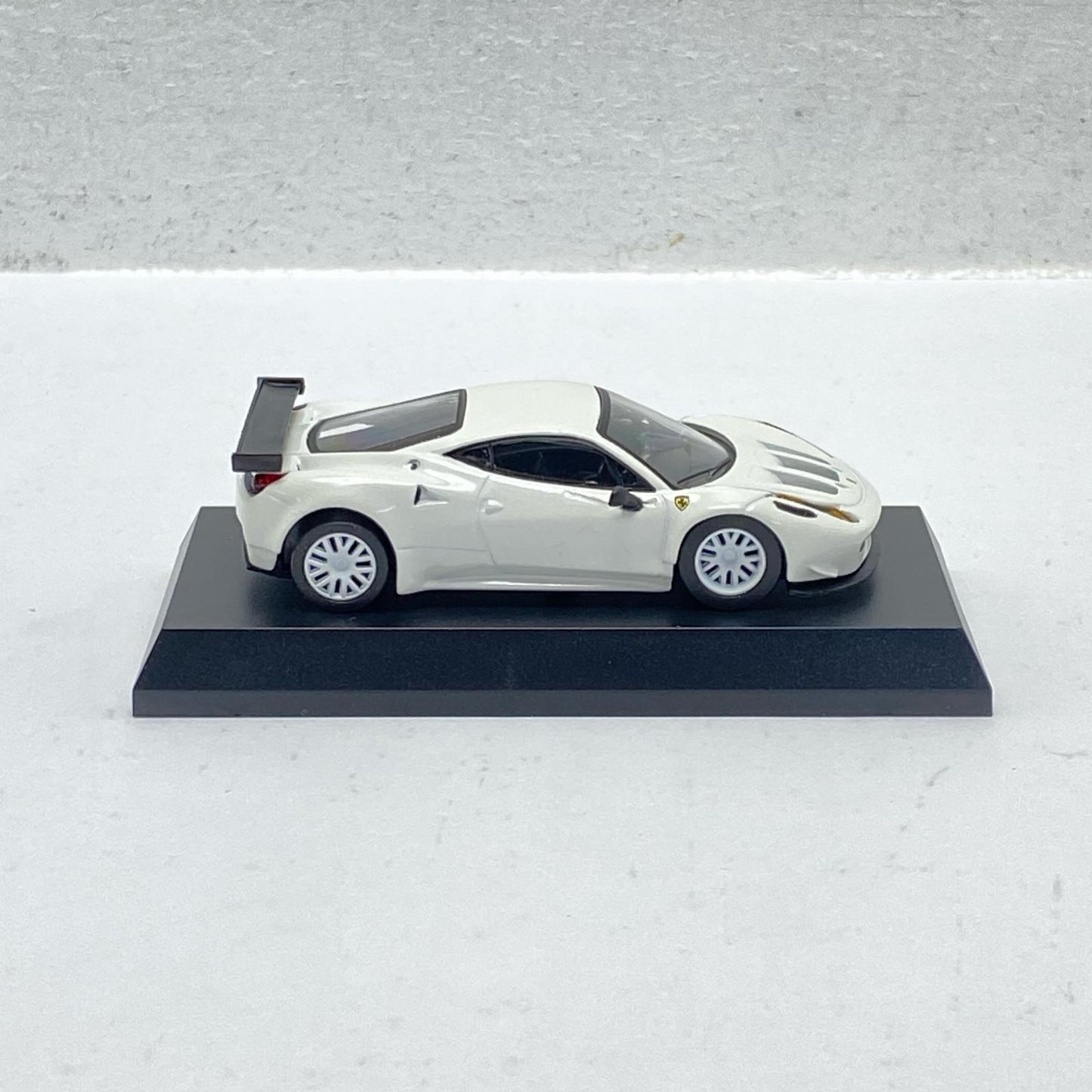1/64 Ferrarri 458 Italia GT2 カルワザバージョン(マッ