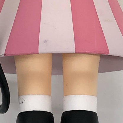WATCHING TELEVISION POPMART MOLLY [Figure]