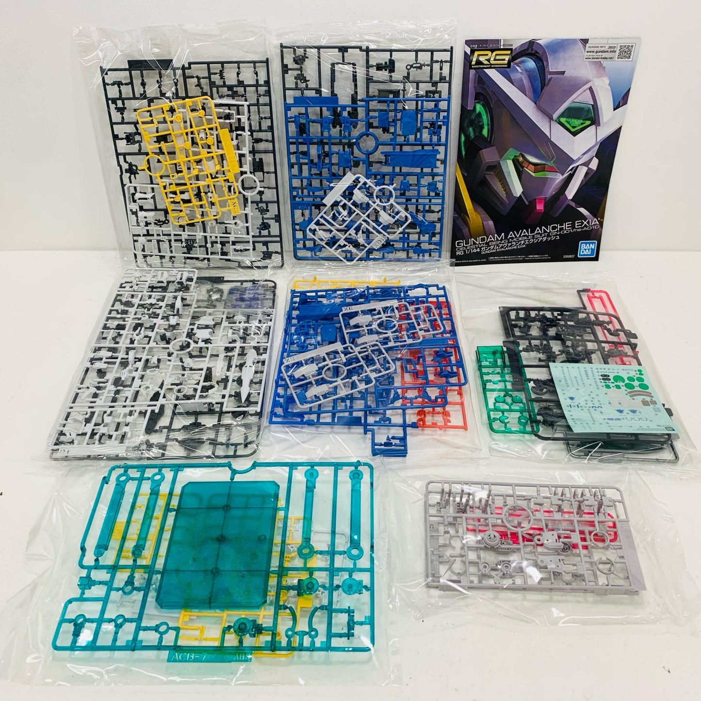 1/144 RG GN-001/hs-A01D Gundam Avalanche Exia Dash "Mobile Suit Gundam 00V Senki" Premium Bandai Exclusive [5068607]