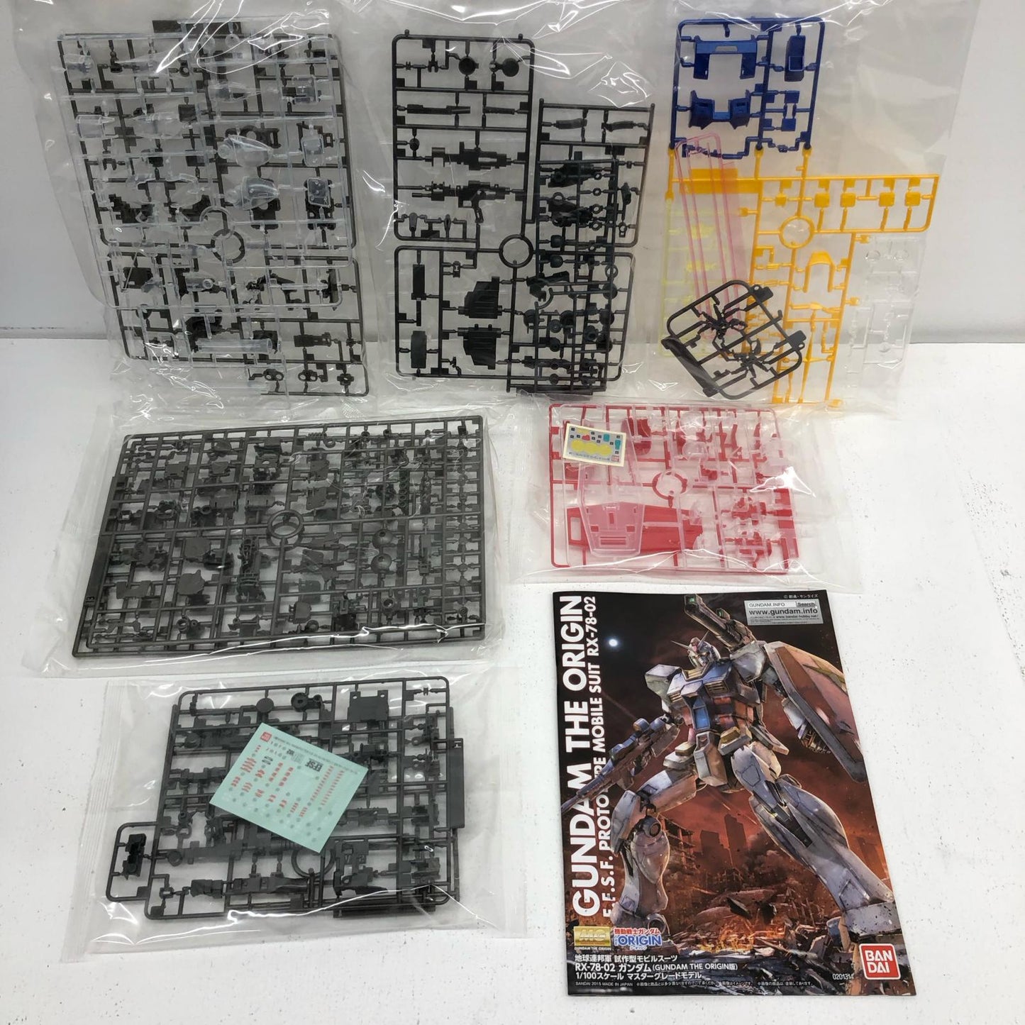 1/100 MG RX-78-02 Gundam (GUNDAM THE ORIGIN Ver.) [Solid Clear/Reverse] "Ichiban Kuji Mobile Suit Gundam Gunpla Ver.2.0" Last One Prize [5058835] [Figure]
