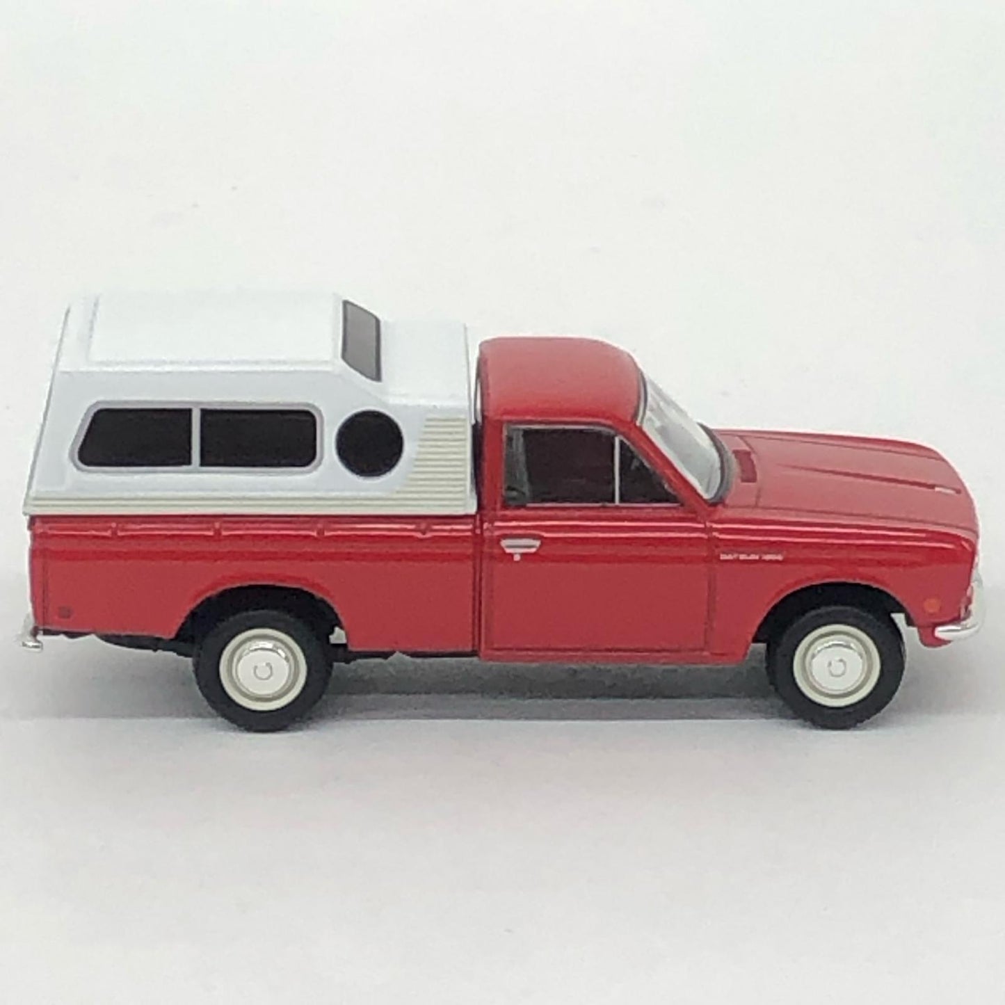 1/64 LV-194a ダットサントラック北米仕様(レッド) 「トミカリミテッドヴィンテージ」 [316633]