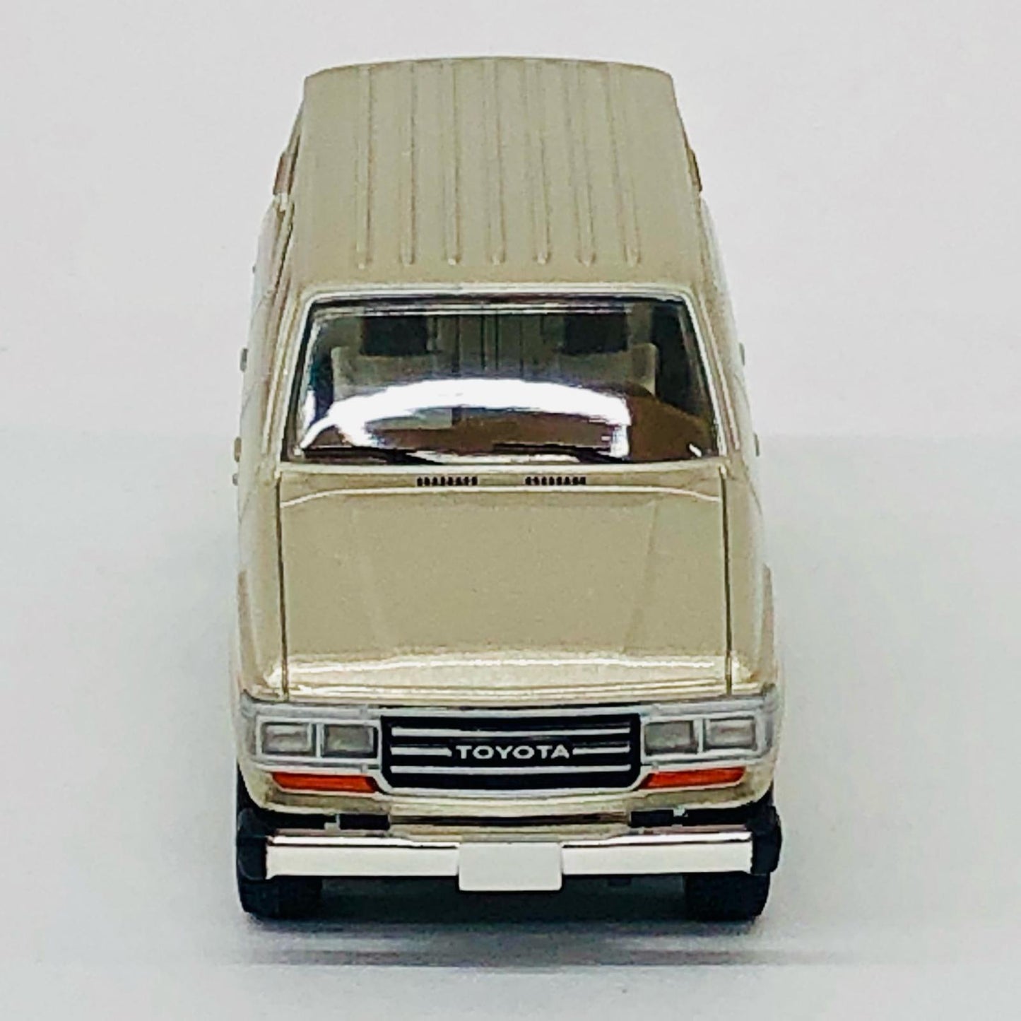 1/64 LV-N268b トヨタ ランドクルーザー60 北米仕様 88年式(ベージュM) 「トミカリミテッドヴィンテージNEO」 [320494]