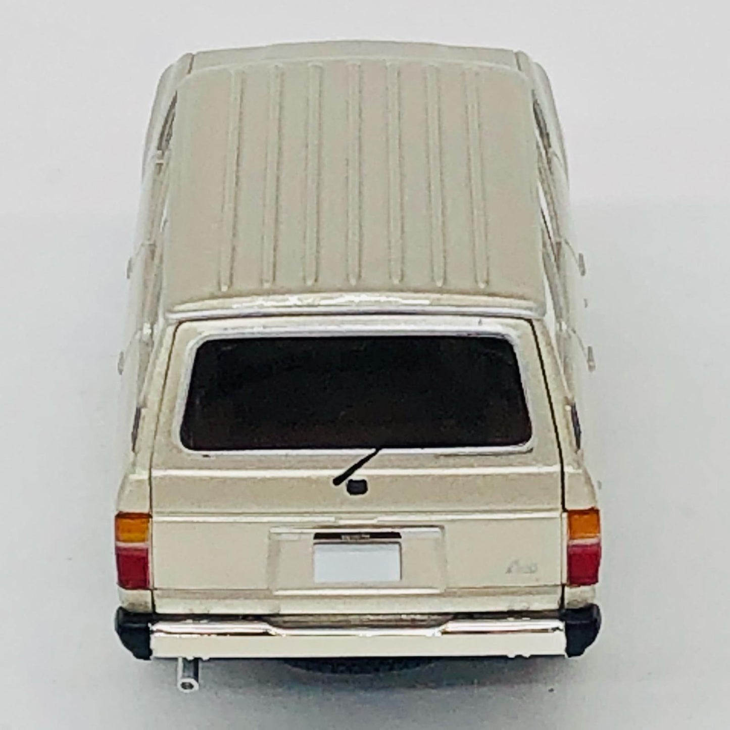 1/64 LV-N268b トヨタ ランドクルーザー60 北米仕様 88年式(ベージュM) 「トミカリミテッドヴィンテージNEO」 [320494]