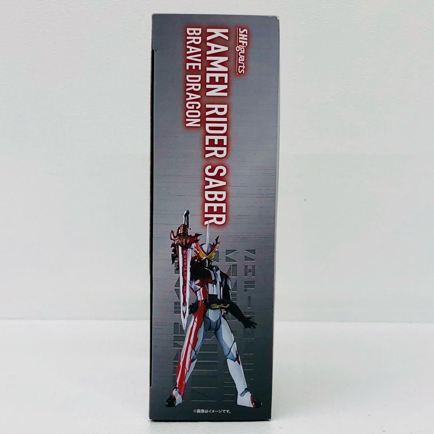 S.H.Figuarts仮面ライダーセイバーブレイブドラゴン「仮面ライダーセイバー」【フィギュア】