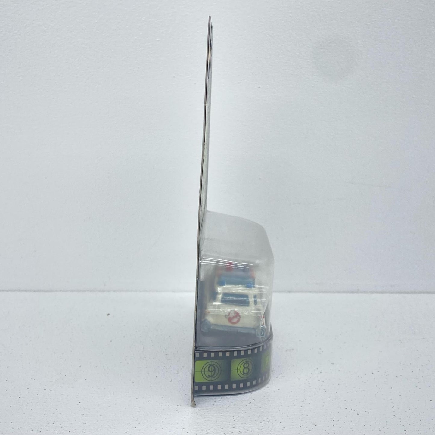 1/64ECTO-1GHOSTBUSTERSCARTOONCAR「HotWheelsEntertainnment/THEREALGHOSTBUSTERS」[CFR31]